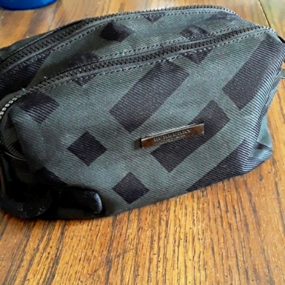 Burberry Fragrance Cosmetic Case Charcoal Gray Black Nova Check Makeup Bag Pouch